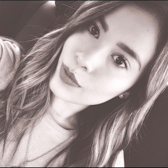 Meet your Posher, Pamela - Picture 1 of 1